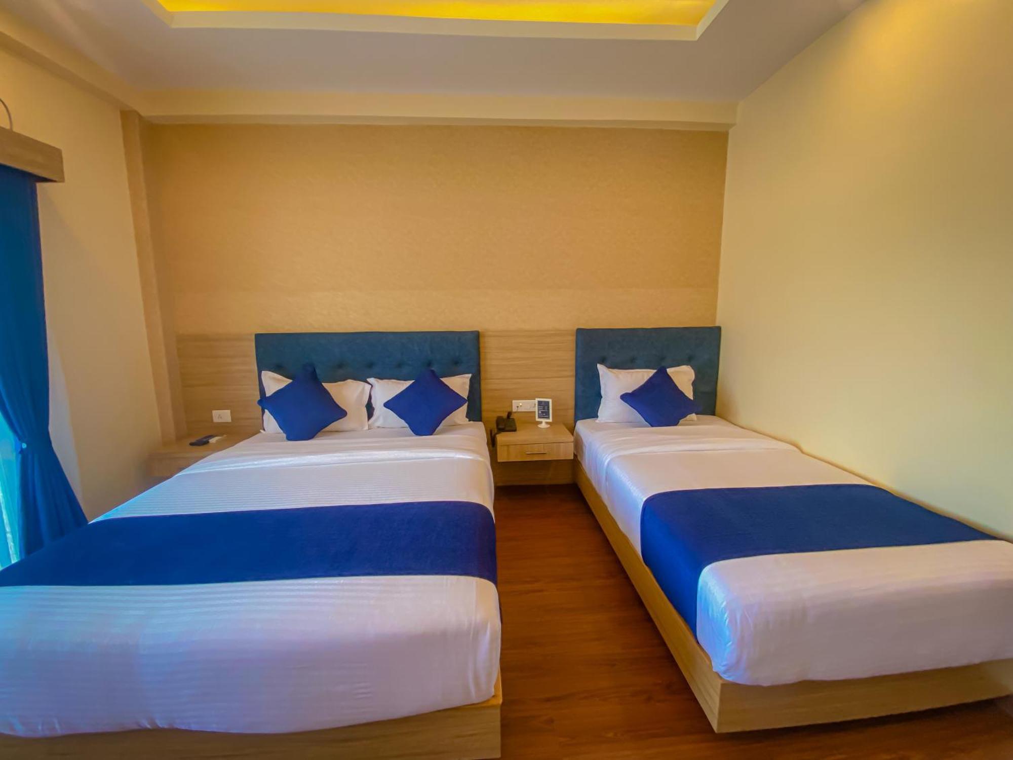 Majestic Lake Front Hotel & Suites Pokhara Exteriör bild